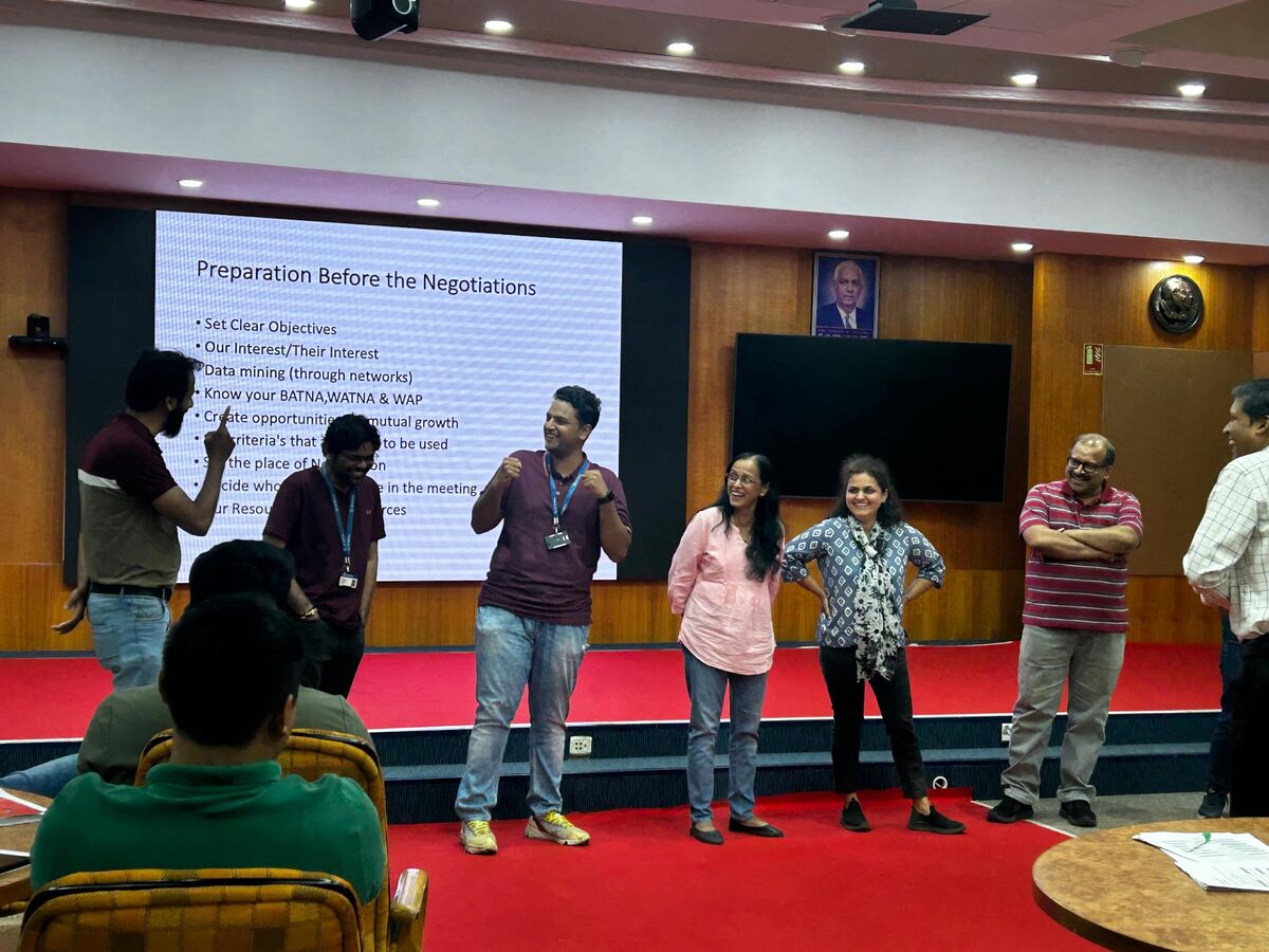 Energizer round on stage